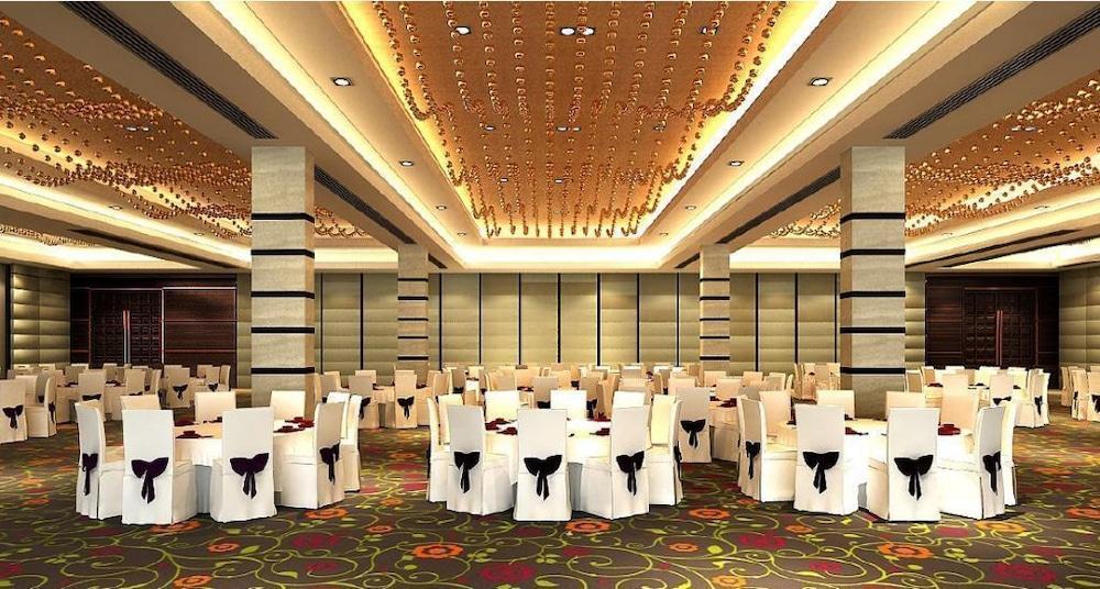 Golkonda & Hotel Hyderabad